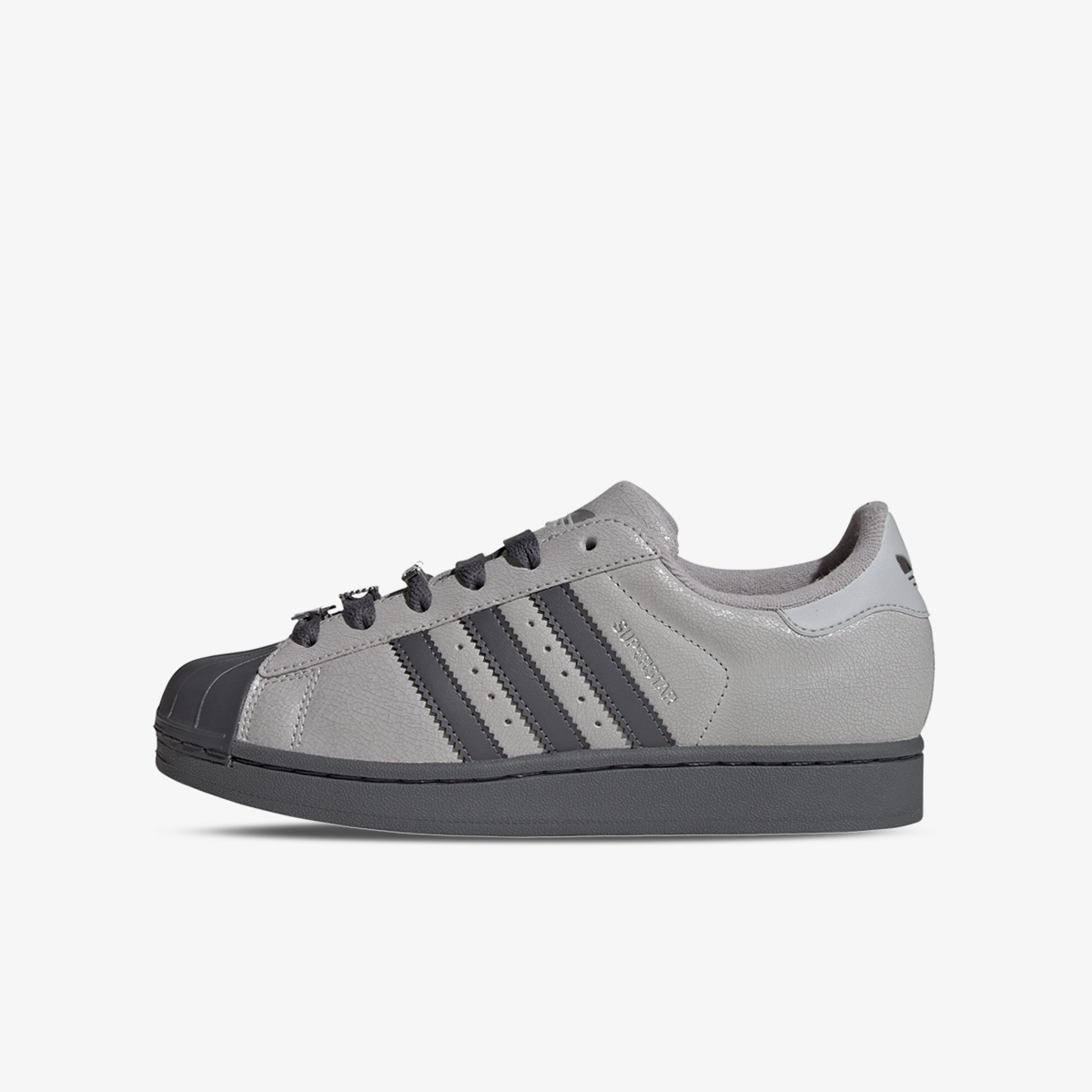 Superstar II, Siva
