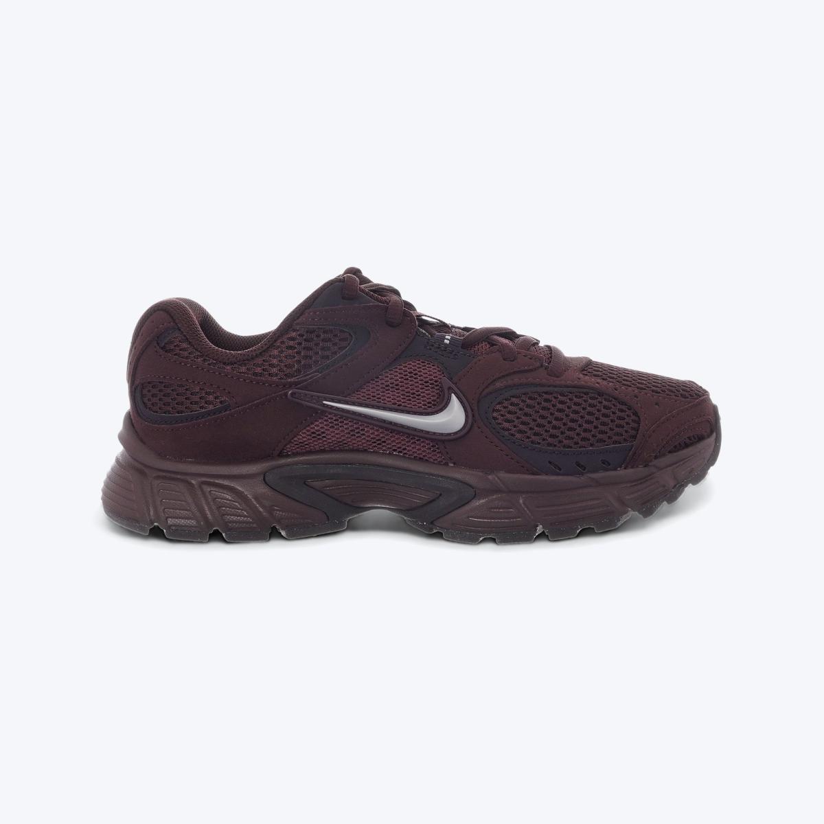 v5 rnr suede