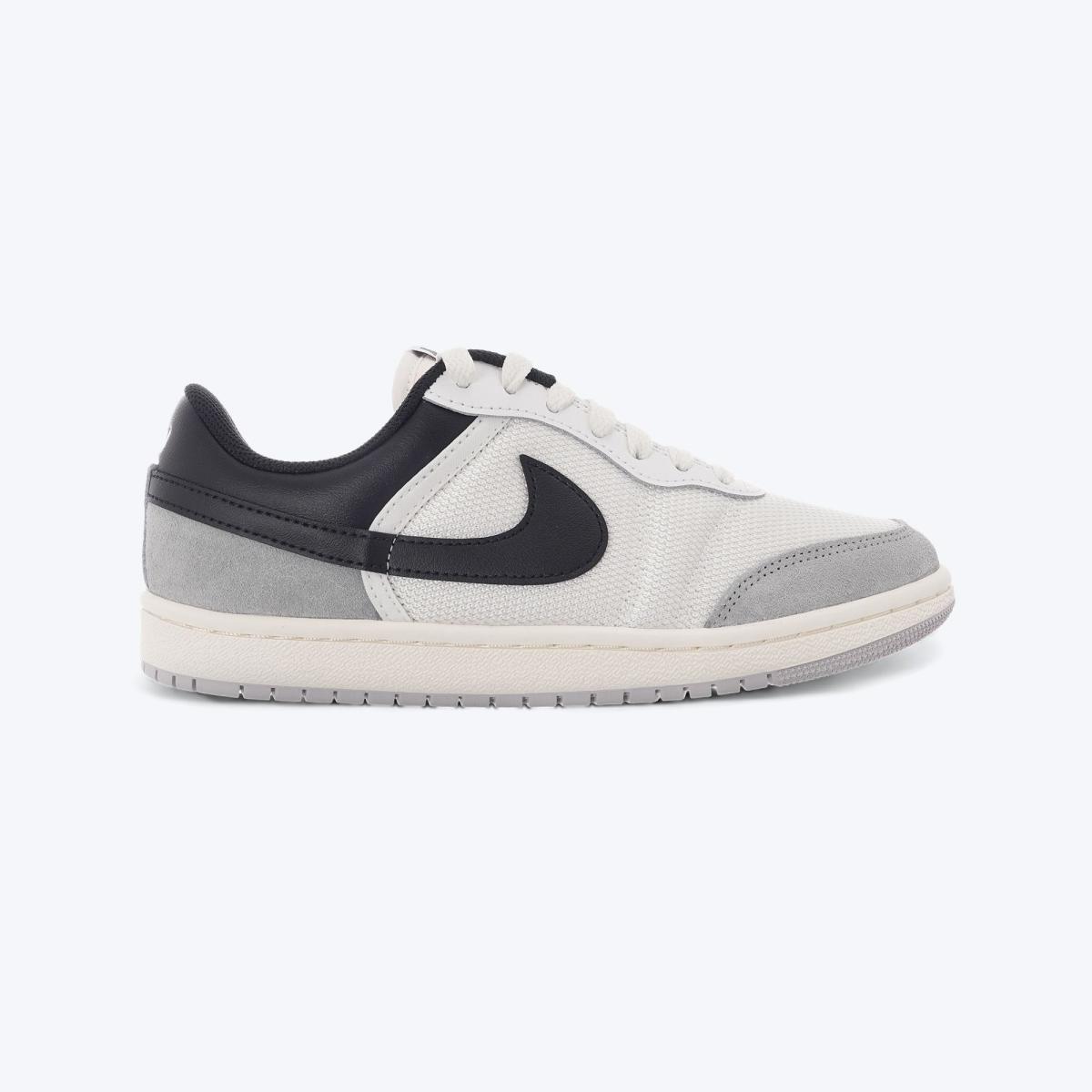 air skyline low